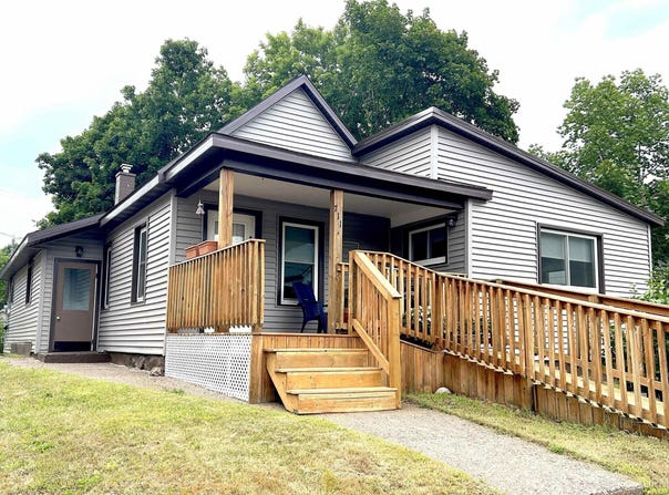 711 N FIRST STREET, ISHPEMING, MI 49849-1508