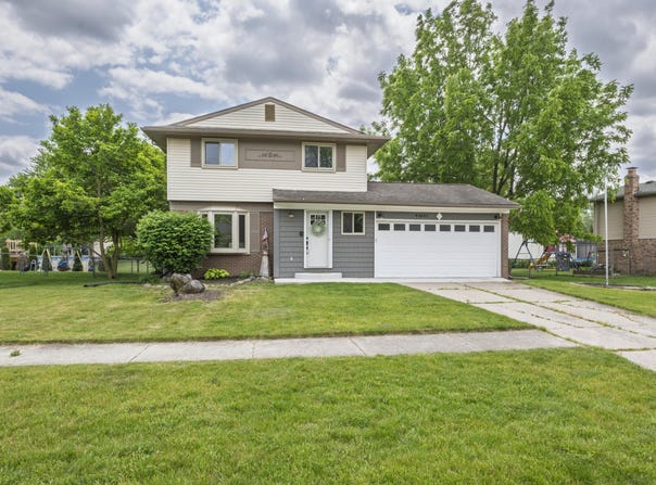 43537 Lynnwood Court, Canton, MI 48187