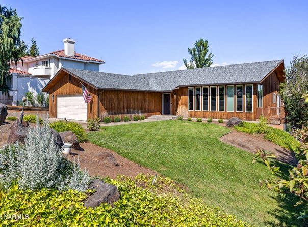 709 Beacon Ave, Yakima, WA 98901