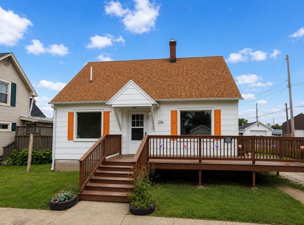 206 S 3rd Street, Kentland, IN 47951