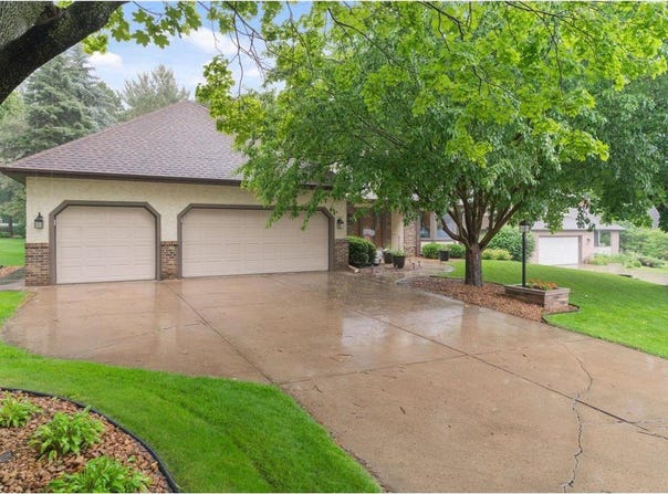 469 Lake Wabasso Court, Shoreview, MN 55126