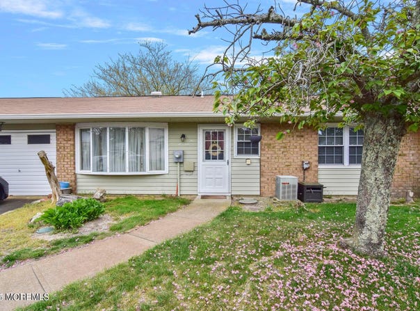 91a Cambridge Circle, Manchester, NJ 08759