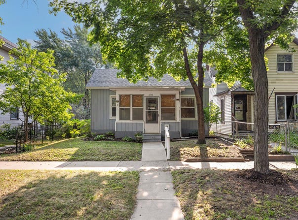 1438 Kane St, La Crosse, WI 54603