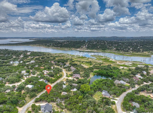 1460 CANYON LAKE DR, Canyon Lake, TX 78133