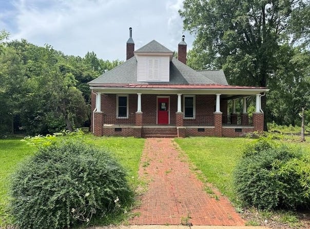1304 McCormick, Greenwood, SC 29646