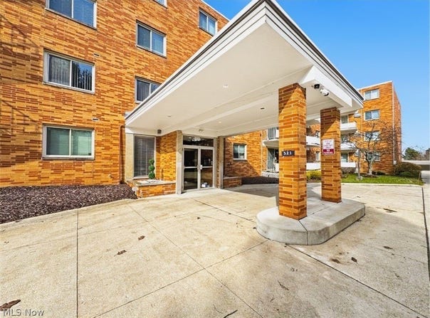521 Tollis, Broadview Heights, OH 44147