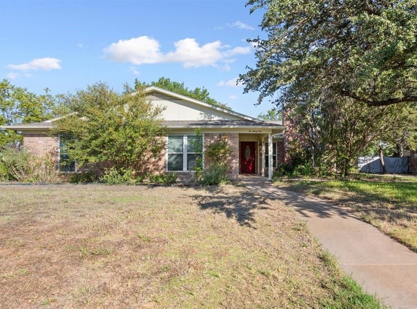 231 Del Rio Drive, Hewitt, TX 76643