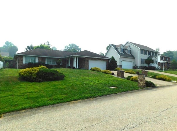 321 Meadowlark Dr, South Union Twp, PA 15401