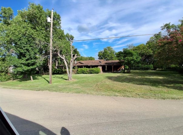 400 W Criner Street, Grandview, TX 76050