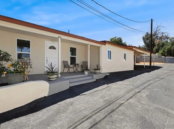 131 S Brandon Rd, Fallbrook, CA 92028
