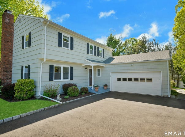 35 Hampton Lane, Stamford, CT 06903