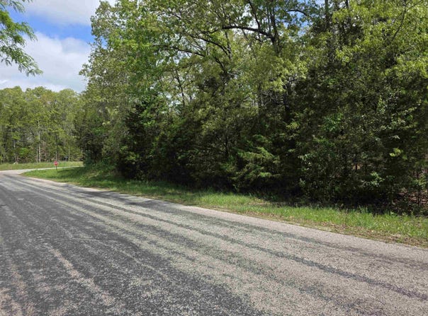 704 E Moonstone Boulevard, Horseshoe Bend, AR 72512