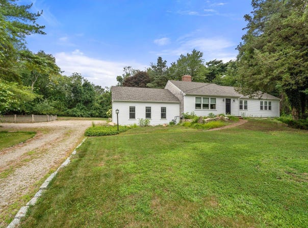15 Thorwald Place, Yarmouth Port, MA 02675