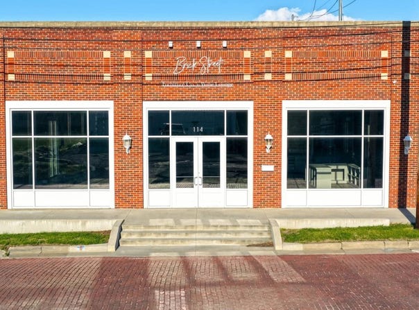 114 N 11th St, Sabetha, KS 66534