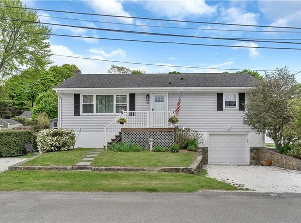 10 Read Avenue, Warren, RI 02885
