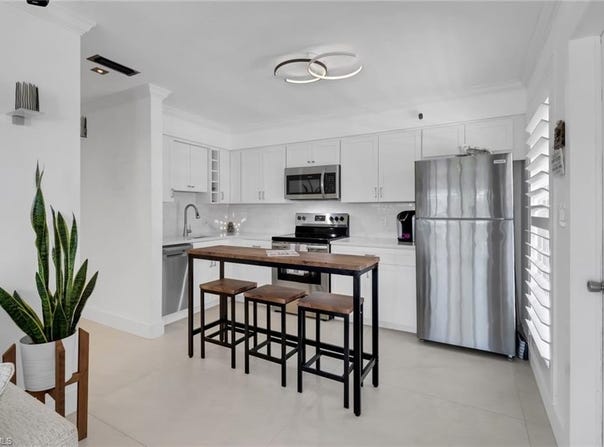 1215 Edington, MARCO ISLAND, FL 34145