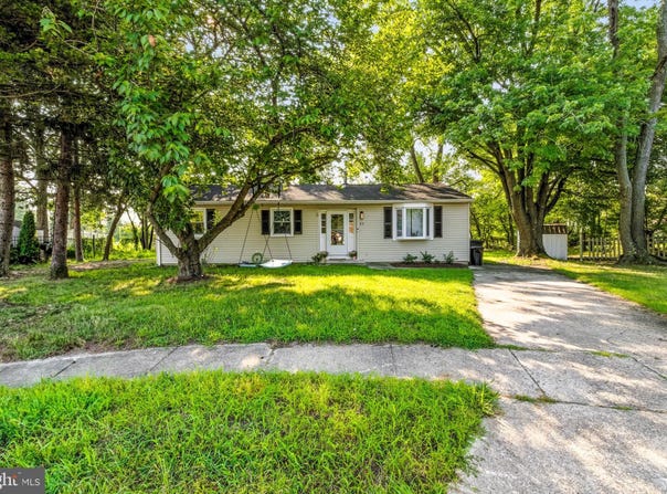 25 ESTATES COURT, PINE HILL, NJ 08021