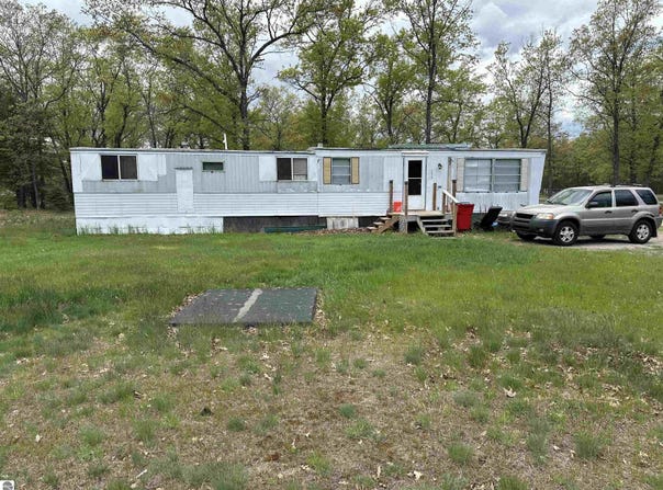 4025 Camino Drive, National City, MI 48748