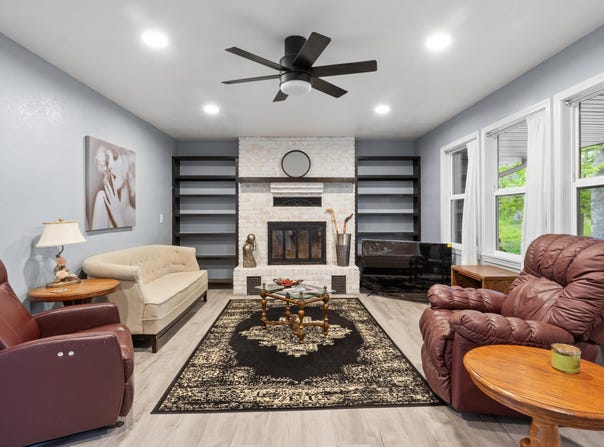 133 Robinhood Drive, Cassville, MO 65625