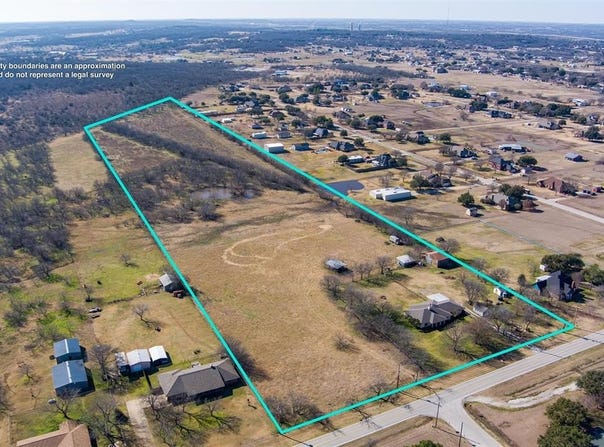 1525 Floyd Hampton Road, Crowley, TX 76036