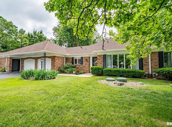 1026 AUDUBON Drive, Pekin, IL 61554