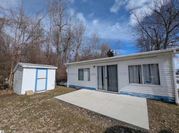 831 S Main Street, Au Gres, MI 48703