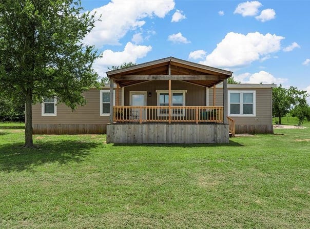 191 HCR 3258, Mount Calm, TX 76673