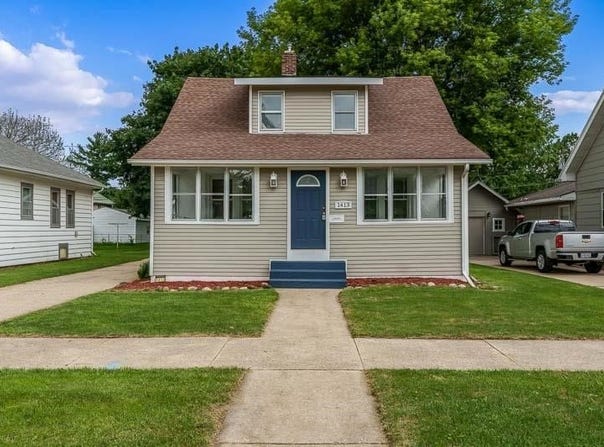 1413 E Van Buren Street, Janesville, WI 53545