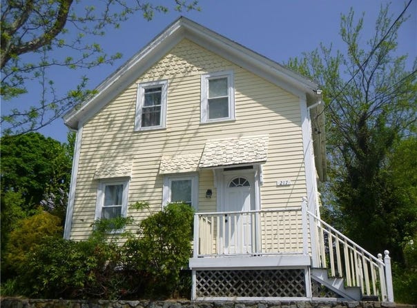 217 Bay View Avenue, Cranston, RI 02905
