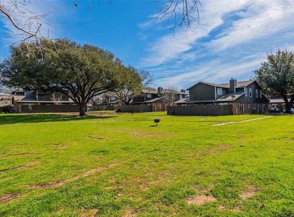 1122 Millview Drive, Arlington, TX 76012