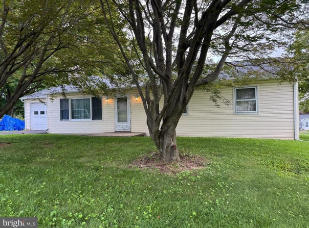 15341 ORCHARD AVENUE, BLUE RIDGE SUMMIT, PA 17214