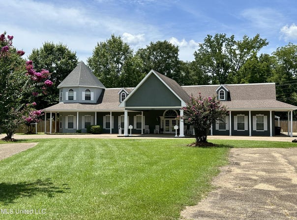 807 N Monroe Street, Clinton, MS 39056
