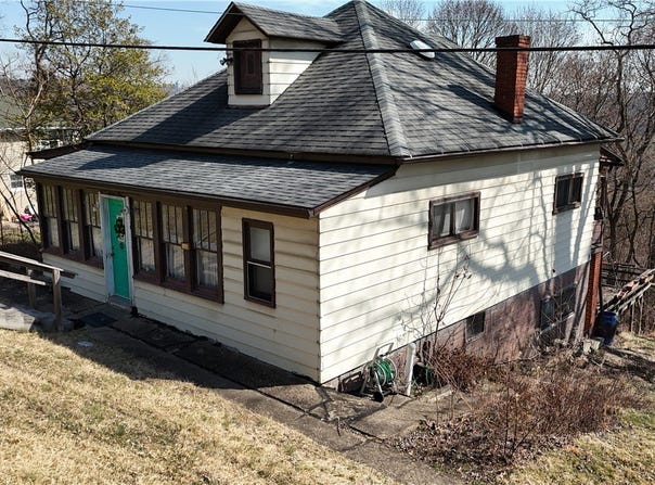 123 Sims Ln, Charleroi Boro, PA 15022