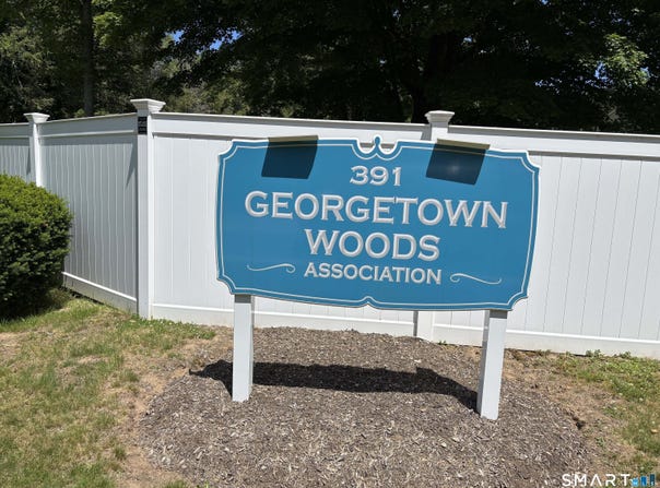 391 Main Street, Deep River, CT 06417