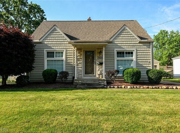 632 E Paige Avenue, Barberton, OH 44203