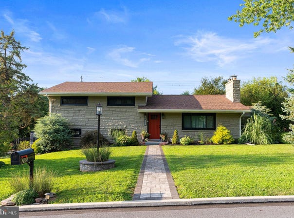 205 E GLENN ROAD, HERSHEY, PA 17033