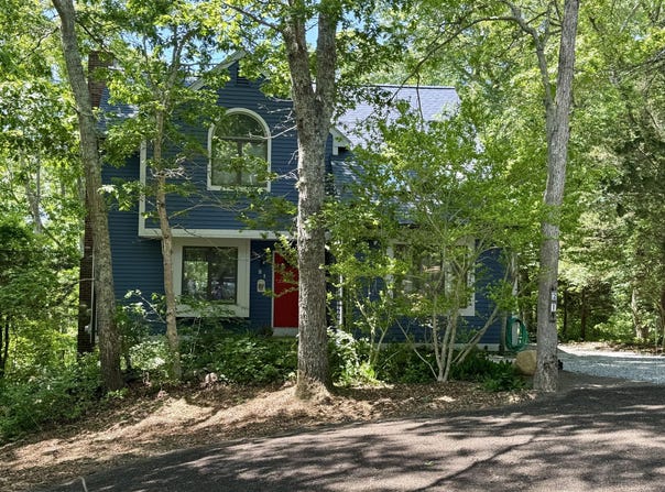 21 Braeside Road, Falmouth, MA 02540