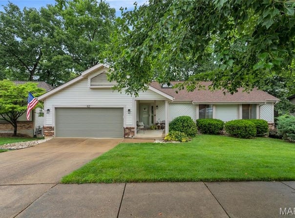 62 Majestic Court, Fenton, MO 63026