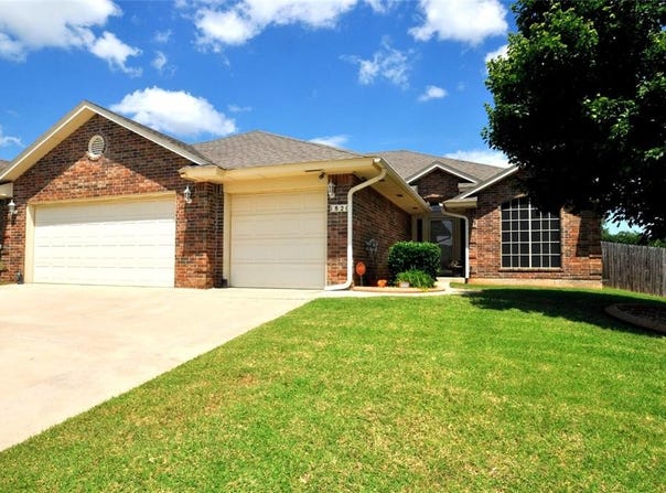 1820 January Place, Moore, OK 73160