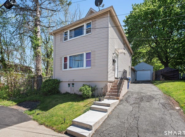 3 Flower Street, Middletown, CT 06457