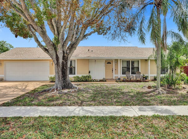 8340 Mildred Drive W, Boynton Beach, FL 33472