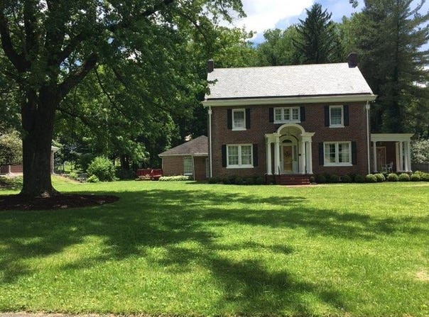 414 Oakhurst Avenue, BLUEFIELD, WV 24701