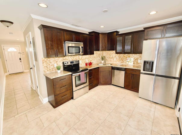 12138 Coursey Bl, Baton Rouge, LA 70816