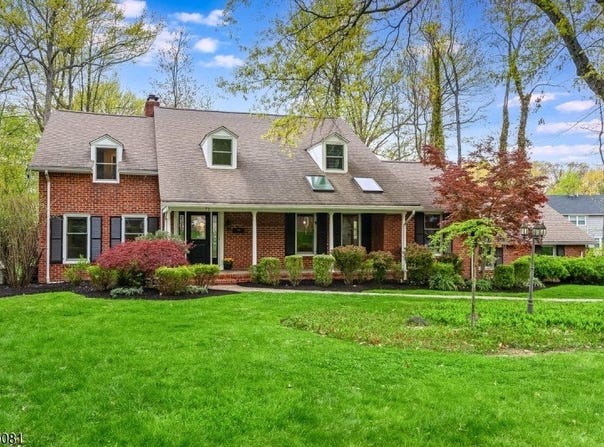 71 Tree Top Dr, Springfield Twp., NJ 07081-3633