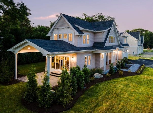 1 Knowlton Court, Bristol, RI 02809
