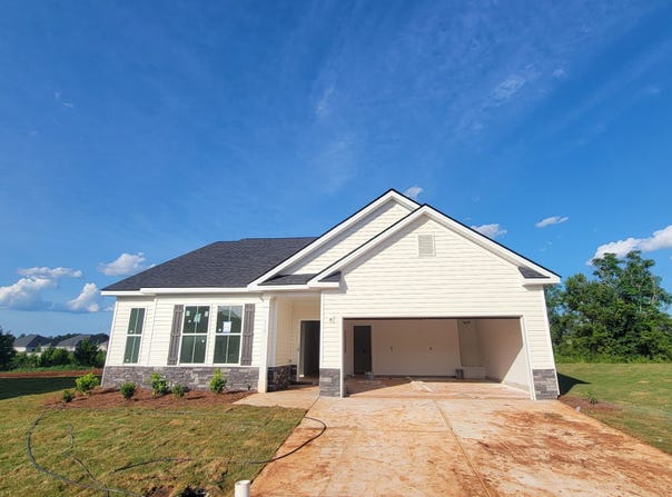 111 Breakwater, Perry, GA 31069