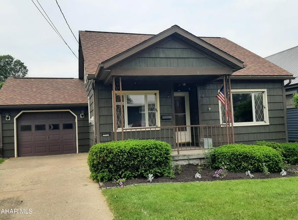 735 N Julian Street, Ebensburg, PA 15931