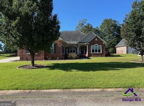 110 Hampton, Warner Robins, GA 31088