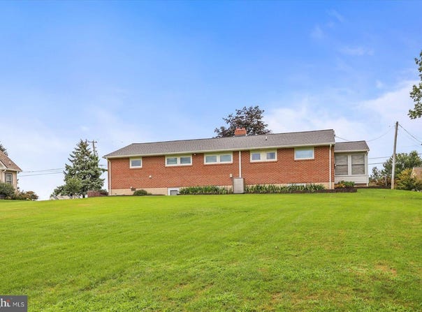 5280 BOARD ROAD, MOUNT WOLF, PA 17347