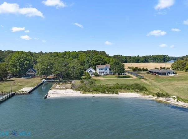 2414 Windmill Point Road, White Stone, VA 22578
